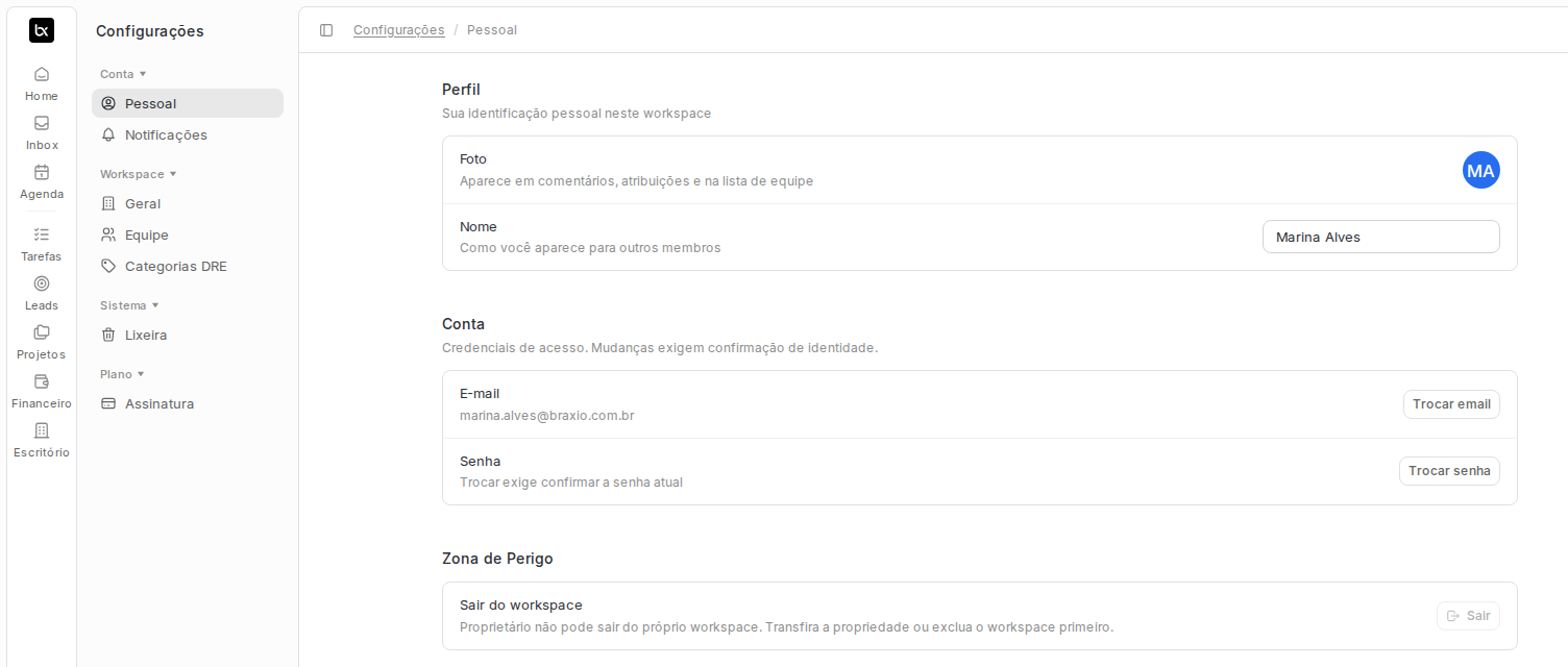 Tela de configurações com os grupos Conta, Workspace, Sistema e Plano na navegação lateral.
