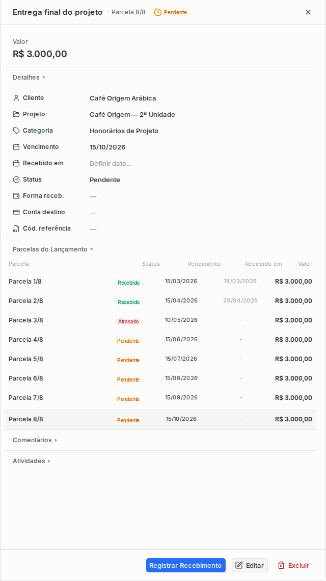 Painel de detalhe de uma receita com valor, cliente, projeto, parcelas e botão Registrar Recebimento.