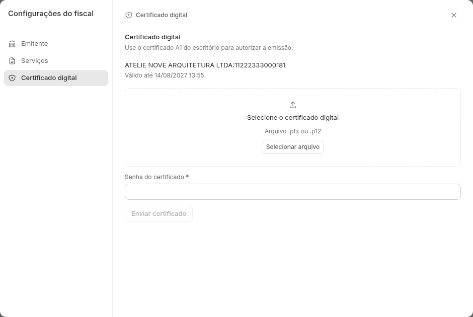 Seção Certificado digital mostrando o titular do certificado ativo, a validade e a área para enviar um arquivo novo.