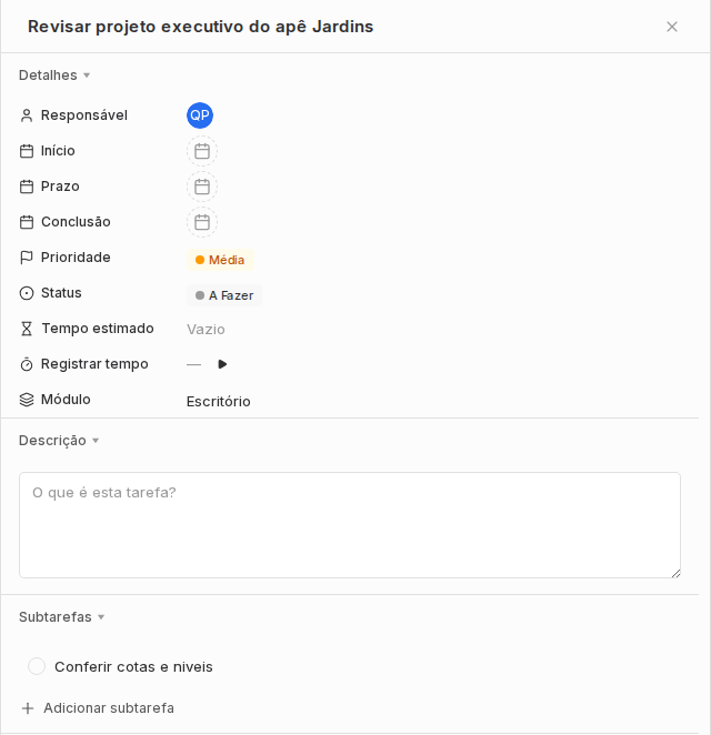 Painel lateral da tarefa com Detalhes, Descrição e Subtarefas.